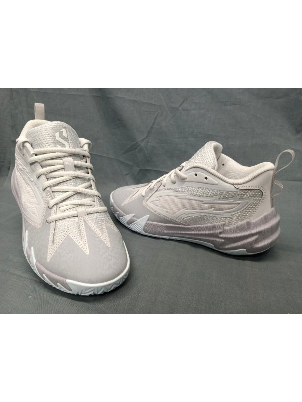 Puma Scoot 1 Gray Ice JR Sneaker Silver Mist Gray Fog Boy Size 6.5 Display Model
